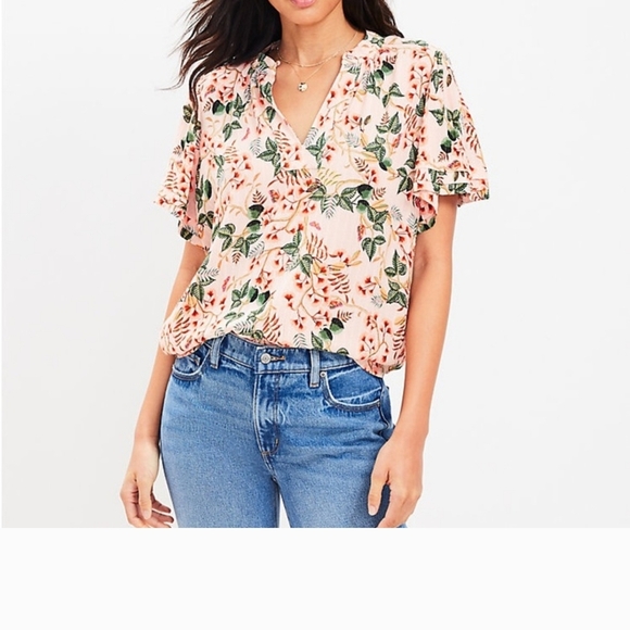 LOFT Pink/Peach Floral Flutter Sleeve Blouse Sz L 100% Viscose - Picture 1 of 12